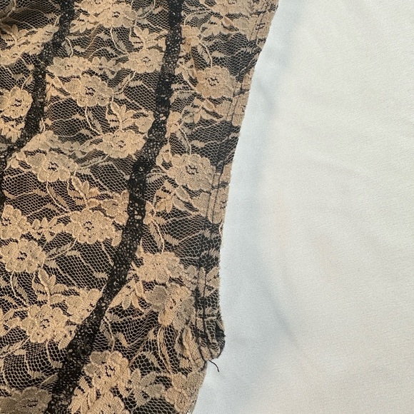 Cato Tan Cap Sleeve Graphic Tunic - Picture 7 of 9